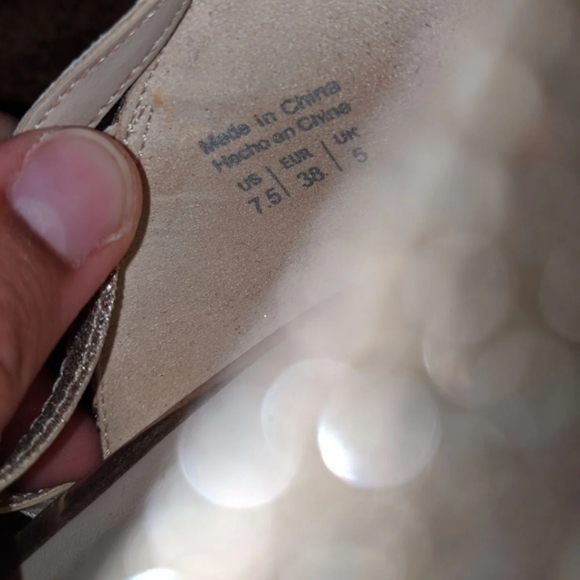 ALDO size 7.5 gold heels - Picture 2 of 7